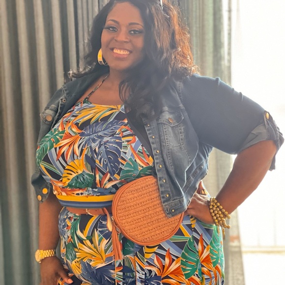 Meet your Posher, Mahogany Drip - Picture 7 of 16